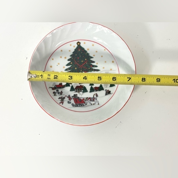 Kopin Holiday ScallopedSalad Plate Christmas Pleasure 7 3/4" Snow Village - Picture 4 of 4